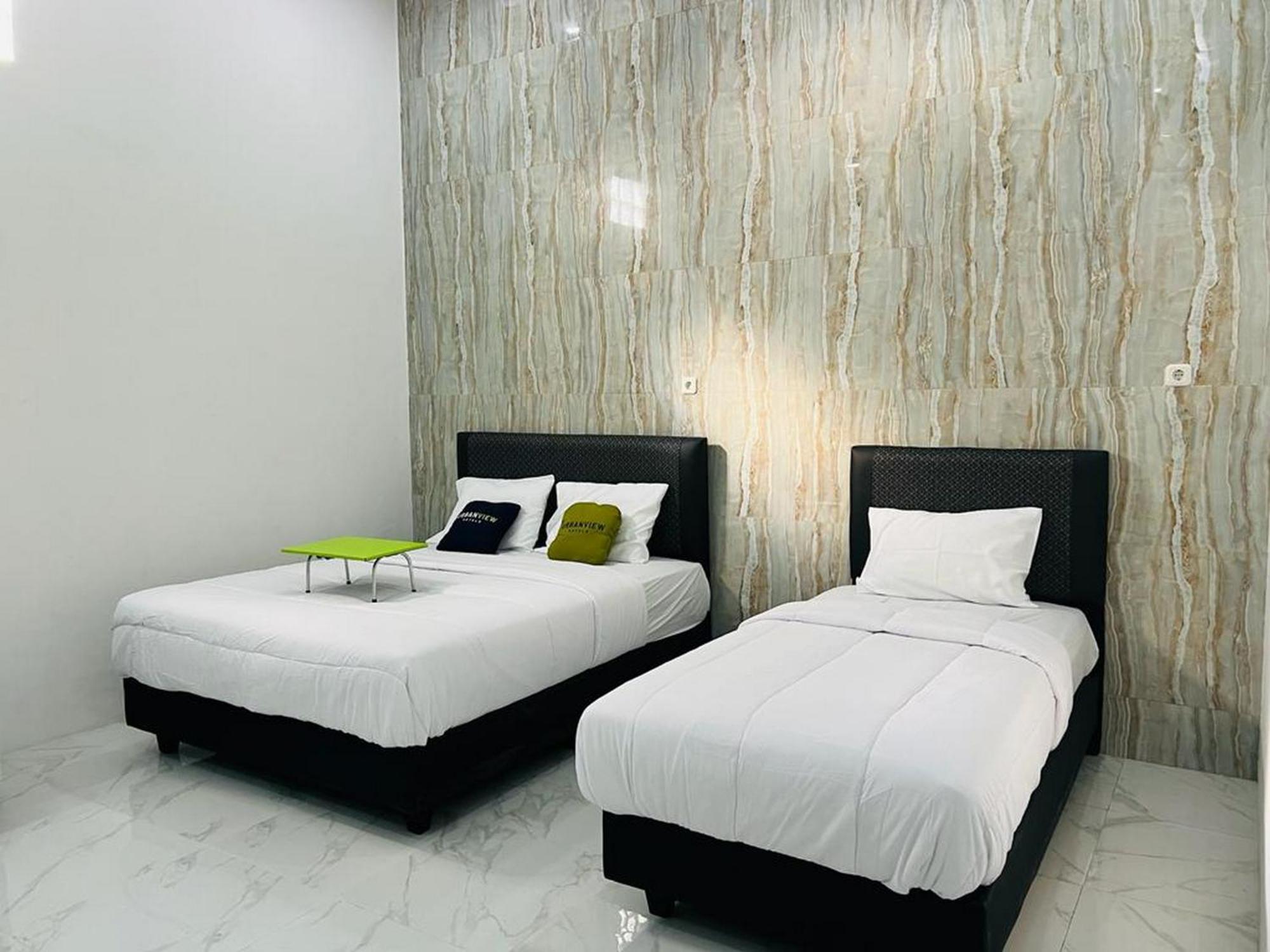 Urbanview Hotel Nimara Ngawi By Reddoorz Extérieur photo