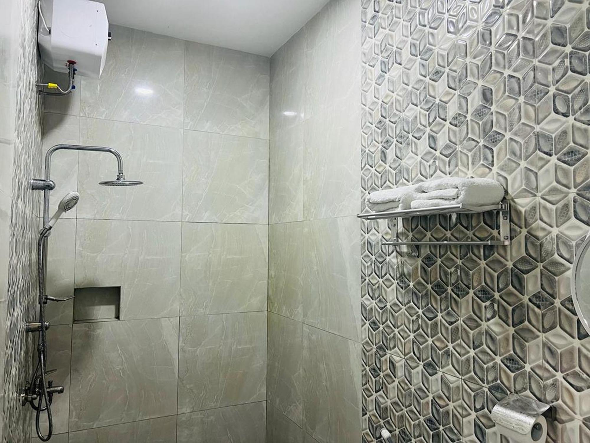Urbanview Hotel Nimara Ngawi By Reddoorz Extérieur photo
