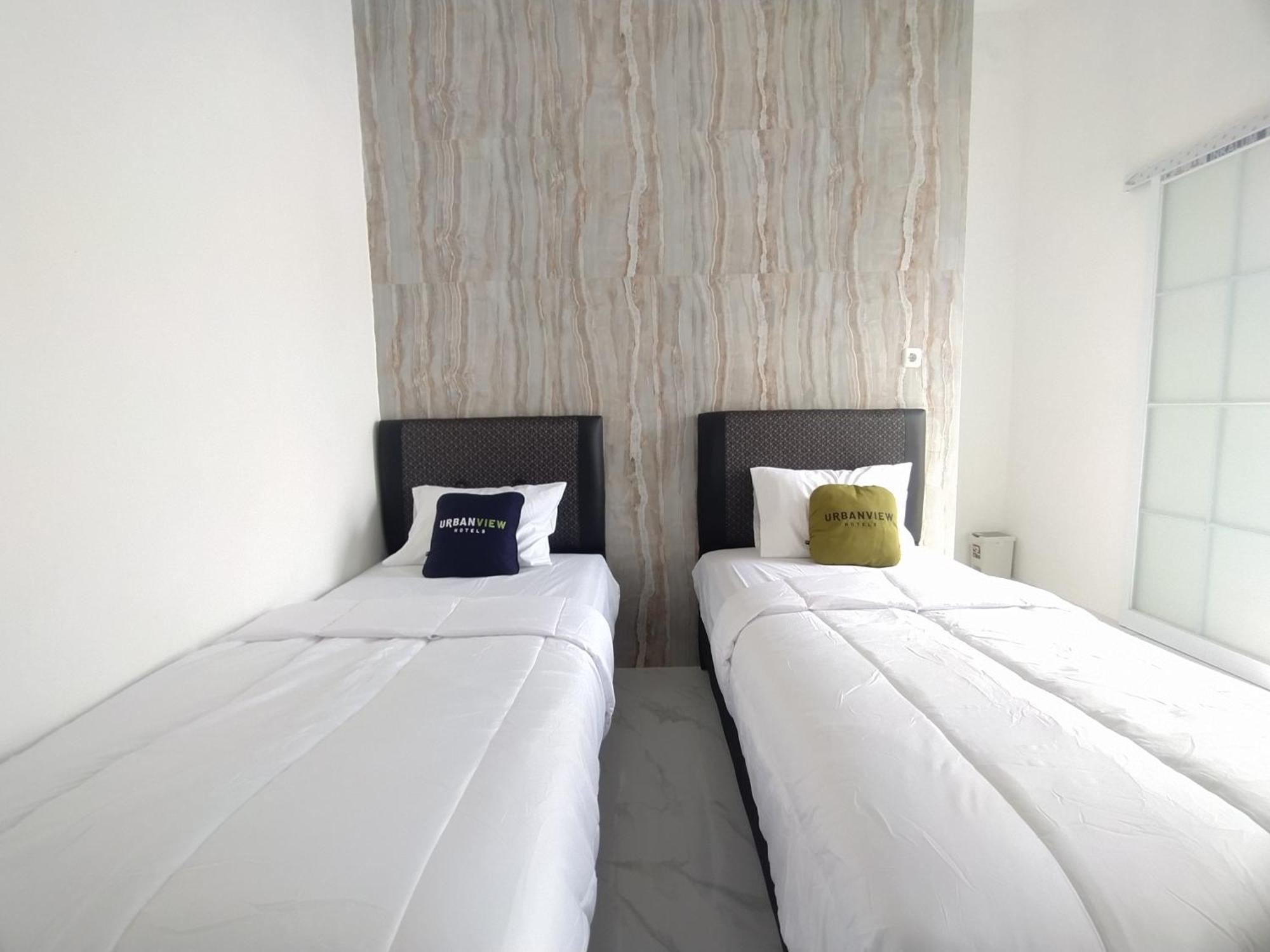 Urbanview Hotel Nimara Ngawi By Reddoorz Extérieur photo
