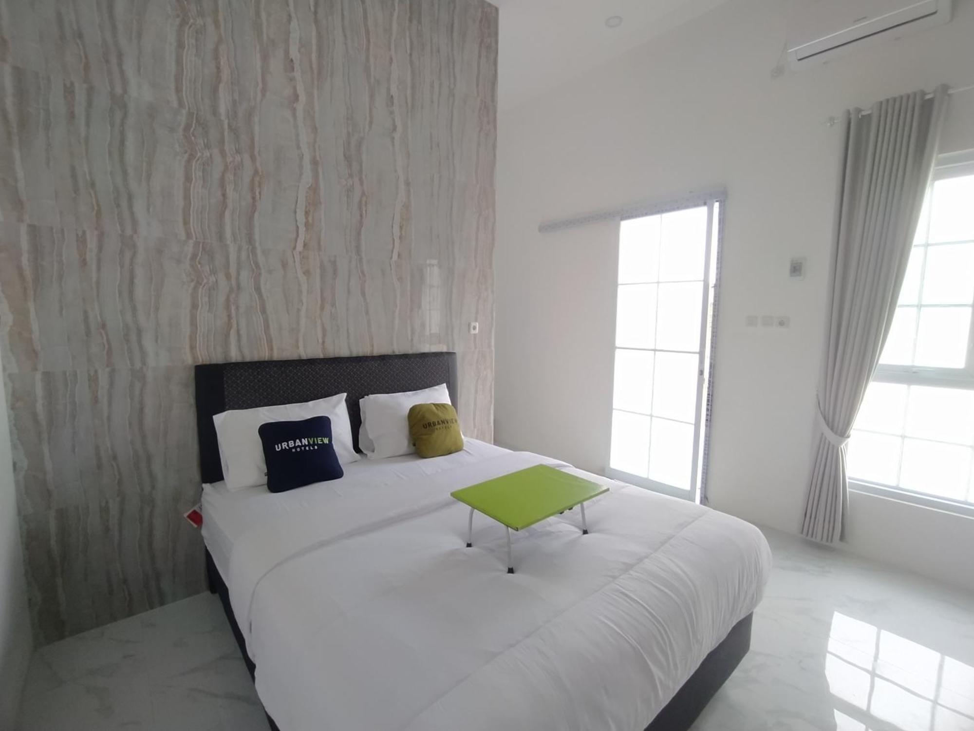 Urbanview Hotel Nimara Ngawi By Reddoorz Extérieur photo