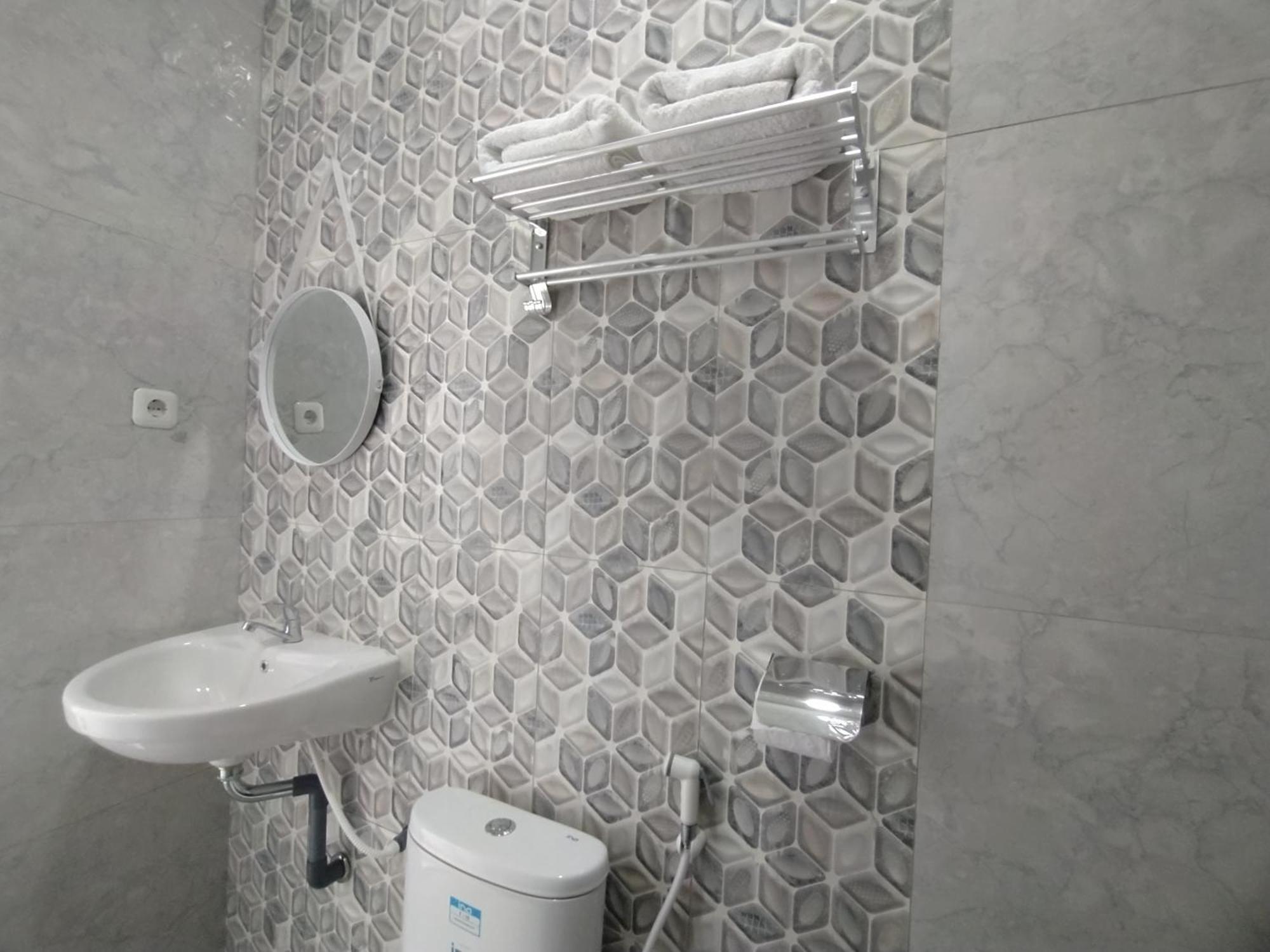 Urbanview Hotel Nimara Ngawi By Reddoorz Extérieur photo