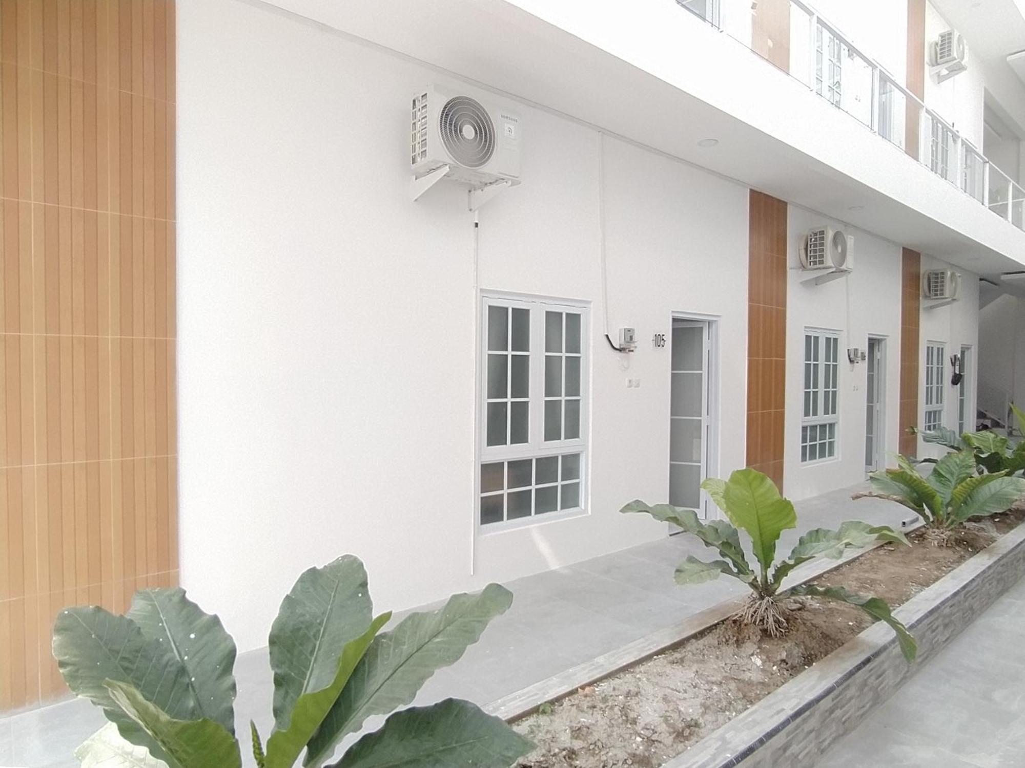 Urbanview Hotel Nimara Ngawi By Reddoorz Extérieur photo
